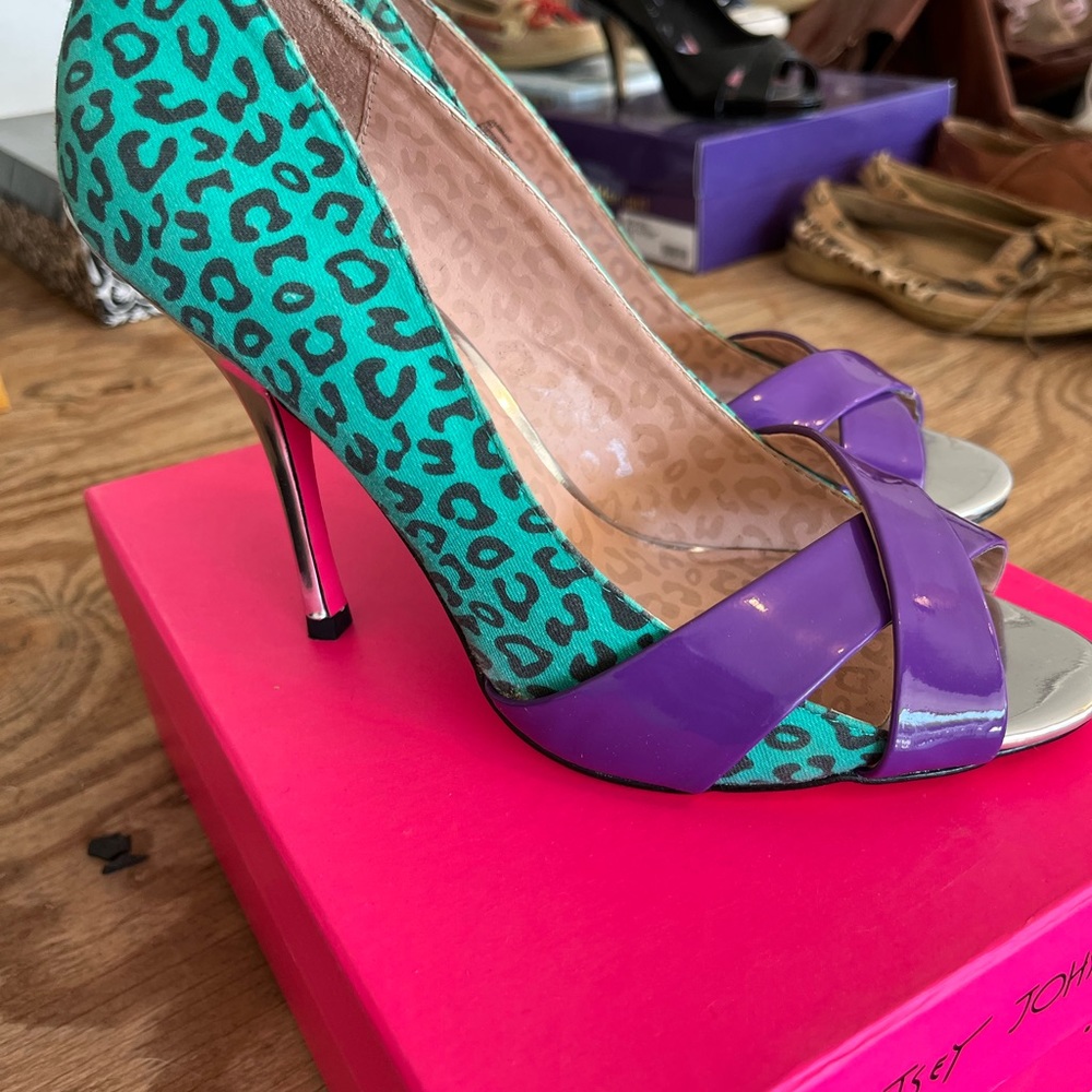 Betsy Johnson green purple leopard heels